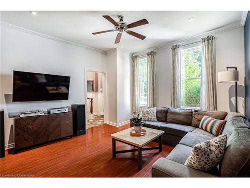 117 Ferguson Avenue S, Hamilton, ON - Indoor Photo Showing Living Room