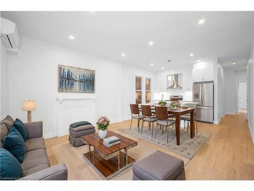 72 Dundurn Street N, Hamilton, ON - Indoor Photo Showing Living Room