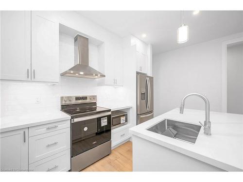 72 Dundurn Street N, Hamilton, ON - Indoor Photo Showing Kitchen With Upgraded Kitchen