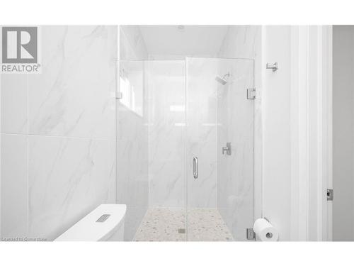 72 Dundurn Street N, Hamilton, ON - Indoor Photo Showing Bathroom