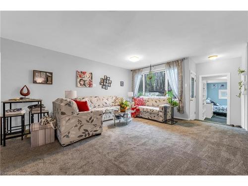 418-57 12Th Conc Road E, Flamborough, ON - Indoor Photo Showing Living Room