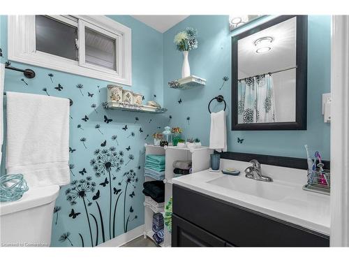 418-57 12Th Conc Road E, Flamborough, ON - Indoor Photo Showing Bathroom