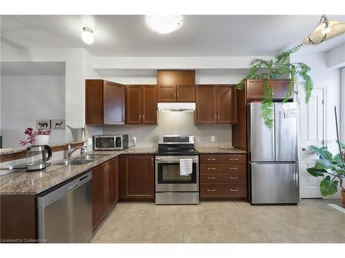 27 Edenrock Drive, Hamilton, ON - Indoor Photo Showing Kitchen With Double Sink