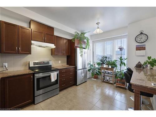 27 Edenrock Drive, Hamilton, ON - Indoor Photo Showing Kitchen