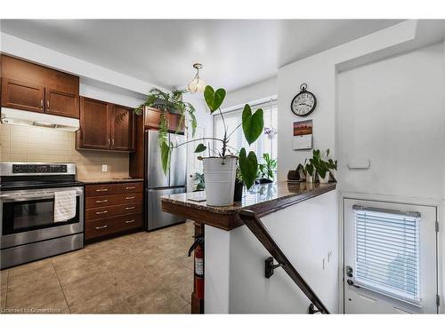 27 Edenrock Drive, Hamilton, ON - Indoor Photo Showing Kitchen