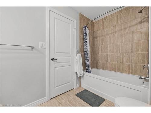 27 Edenrock Drive, Hamilton, ON - Indoor Photo Showing Bathroom