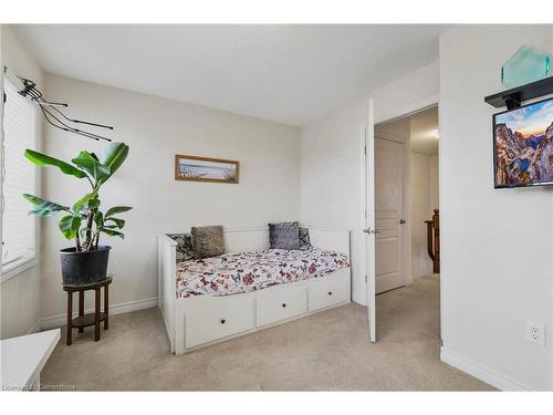 27 Edenrock Drive, Hamilton, ON - Indoor Photo Showing Bedroom