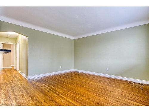 10 Fernwood Crescent, Hamilton, ON - Indoor Photo Showing Other Room