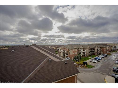 428-216 Oak Park Boulevard, Oakville, ON - Outdoor With View