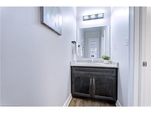 23 Blackburn Lane, Hamilton, ON - Indoor Photo Showing Bathroom