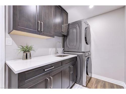 23 Blackburn Lane, Hamilton, ON - Indoor Photo Showing Laundry Room