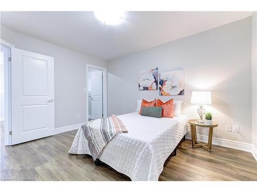 23 Blackburn Lane, Hamilton, ON - Indoor Photo Showing Bedroom