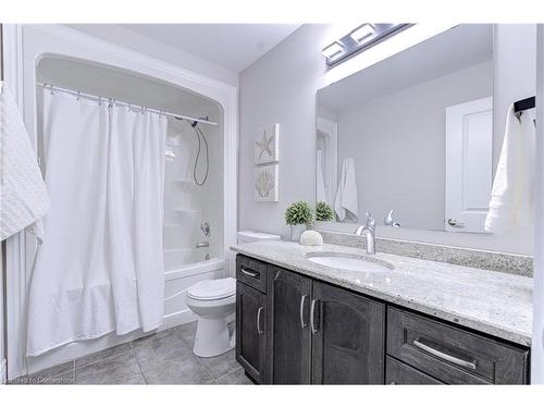 23 Blackburn Lane, Hamilton, ON - Indoor Photo Showing Bathroom