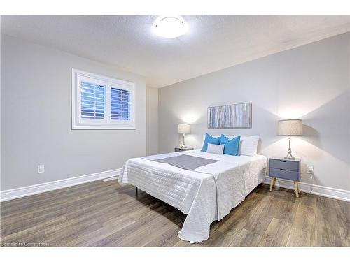 23 Blackburn Lane, Hamilton, ON - Indoor Photo Showing Bedroom