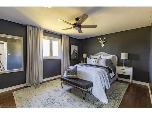 11635 Burnaby Road, Wainfleet, ON - Indoor Photo Showing Bedroom