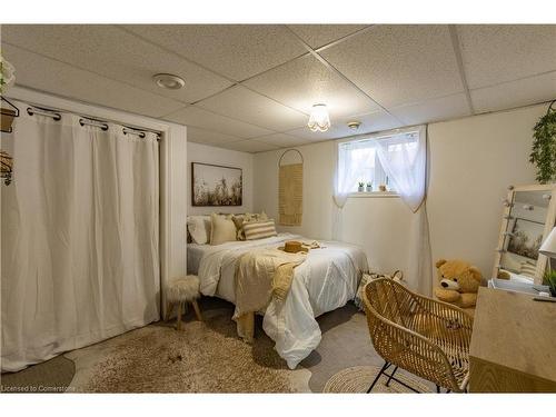 11635 Burnaby Road, Wainfleet, ON - Indoor Photo Showing Bedroom