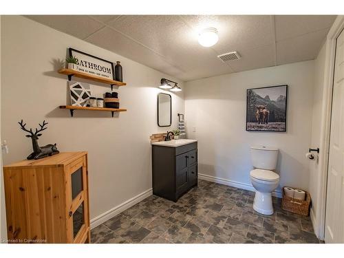 11635 Burnaby Road, Wainfleet, ON - Indoor Photo Showing Bathroom