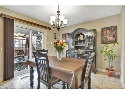 30 Philomena Drive, Hamilton, ON - Indoor Photo Showing Dining Room