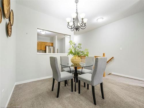 32 Abbotsford Trail, Hamilton, ON - Indoor Photo Showing Dining Room