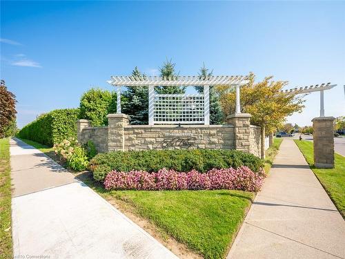 32 Abbotsford Trail, Hamilton, ON - Outdoor With View