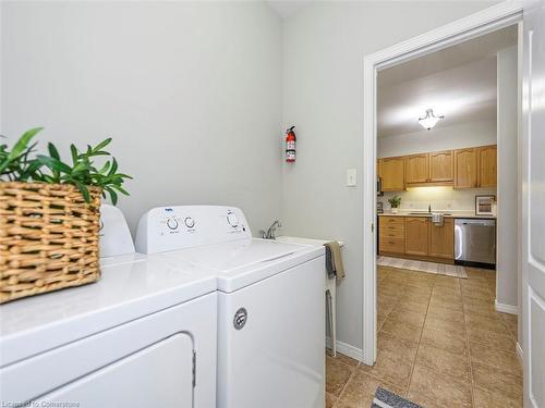 32 Abbotsford Trail, Hamilton, ON - Indoor Photo Showing Laundry Room