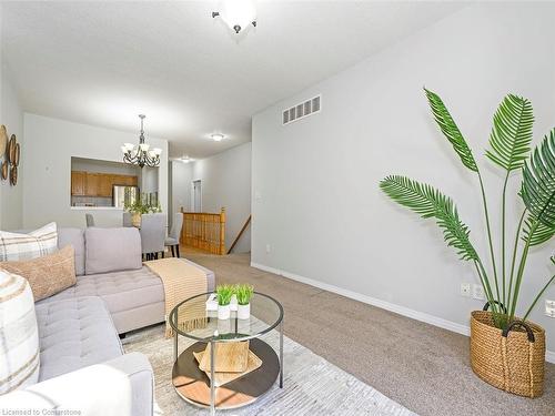 32 Abbotsford Trail, Hamilton, ON - Indoor Photo Showing Living Room