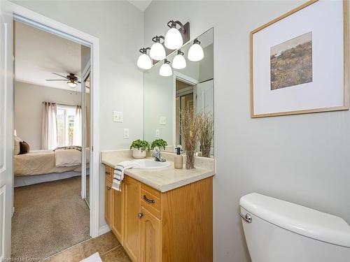 32 Abbotsford Trail, Hamilton, ON - Indoor Photo Showing Bathroom