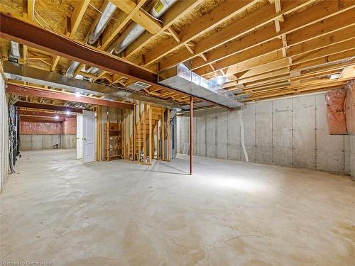 32 Abbotsford Trail, Hamilton, ON - Indoor Photo Showing Basement