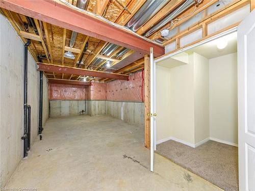 32 Abbotsford Trail, Hamilton, ON - Indoor Photo Showing Basement