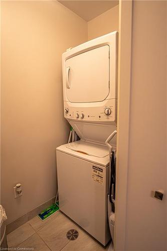 919-118 King Street E, Hamilton, ON - Indoor Photo Showing Laundry Room