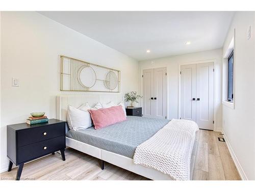 11 Nelles Road N, Grimsby, ON - Indoor Photo Showing Bedroom