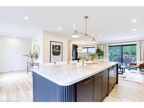 11 Nelles Road N, Grimsby, ON - Indoor Photo Showing Kitchen With Upgraded Kitchen