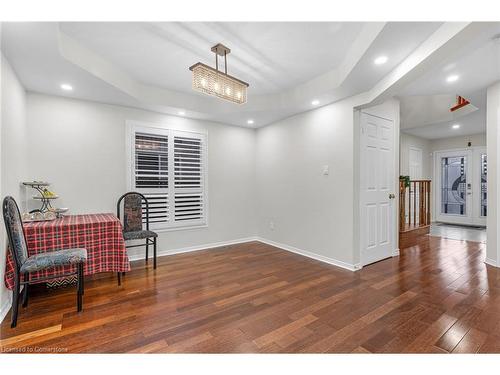 393 Old Mud Street, Stoney Creek, ON - Indoor Photo Showing Other Room