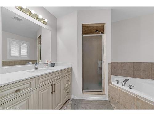 393 Old Mud Street, Stoney Creek, ON - Indoor Photo Showing Bathroom