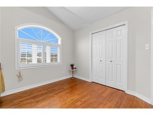 393 Old Mud Street, Stoney Creek, ON - Indoor Photo Showing Other Room