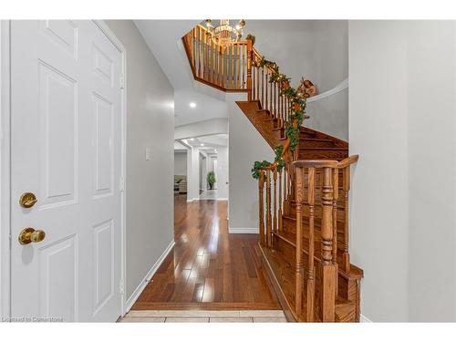 393 Old Mud Street, Stoney Creek, ON - Indoor Photo Showing Other Room