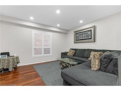 393 Old Mud Street, Stoney Creek, ON - Indoor Photo Showing Living Room