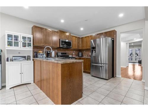 393 Old Mud Street, Stoney Creek, ON - Indoor Photo Showing Kitchen