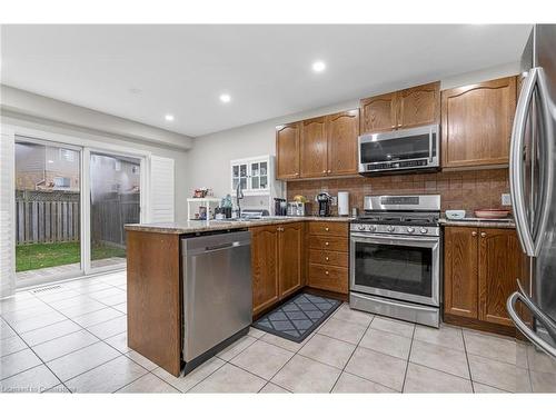 393 Old Mud Street, Stoney Creek, ON - Indoor Photo Showing Kitchen