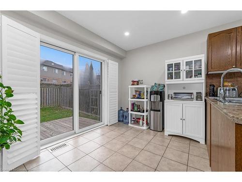 393 Old Mud Street, Stoney Creek, ON - Indoor