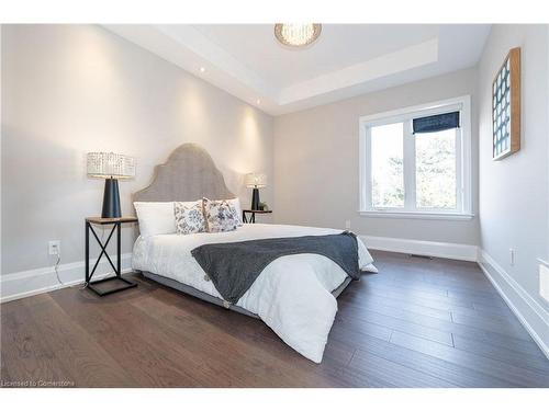 430 Stanfield Drive, Oakville, ON - Indoor Photo Showing Bedroom