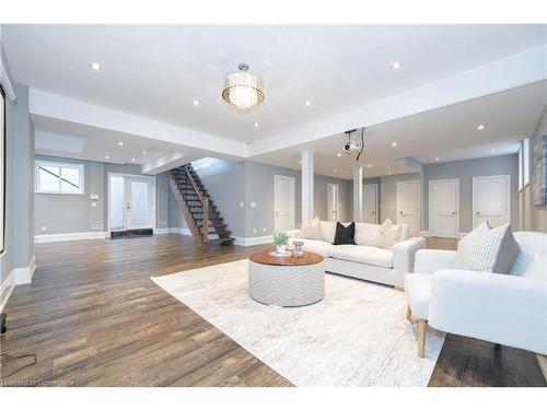 430 Stanfield Drive, Oakville, ON - Indoor Photo Showing Living Room