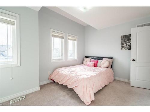 82 Barrett Avenue, Brantford, ON - Indoor Photo Showing Bedroom