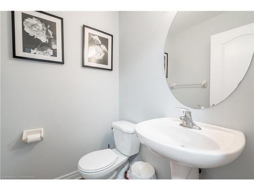 82 Barrett Avenue, Brantford, ON - Indoor Photo Showing Bathroom