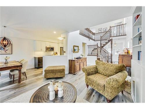 1-39 Panabaker Drive, Ancaster, ON - Indoor Photo Showing Living Room