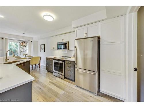 1-39 Panabaker Drive, Ancaster, ON - Indoor Photo Showing Kitchen