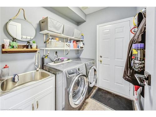 1-39 Panabaker Drive, Ancaster, ON - Indoor Photo Showing Laundry Room