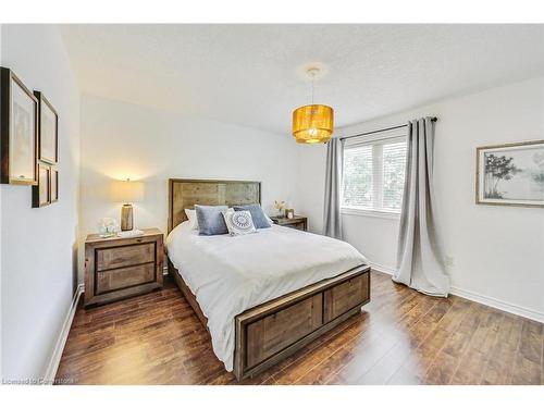 1-39 Panabaker Drive, Ancaster, ON - Indoor Photo Showing Bedroom