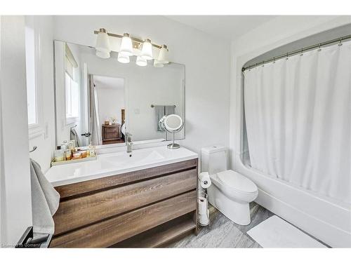 1-39 Panabaker Drive, Ancaster, ON - Indoor Photo Showing Bathroom