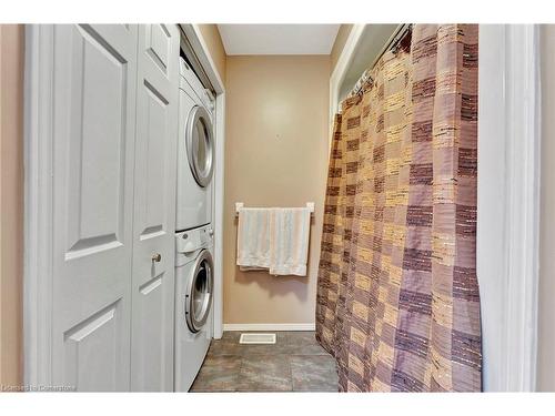 18-1030 Colborne Street E, Brantford, ON - Indoor Photo Showing Laundry Room